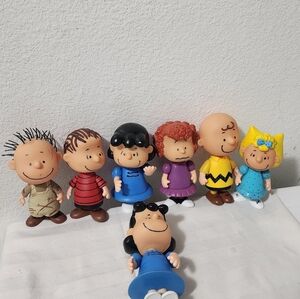 Peanuts Character Figurine Set - Multicolor